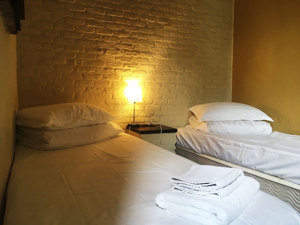 Hotel Leopold — Brugge — photo 2