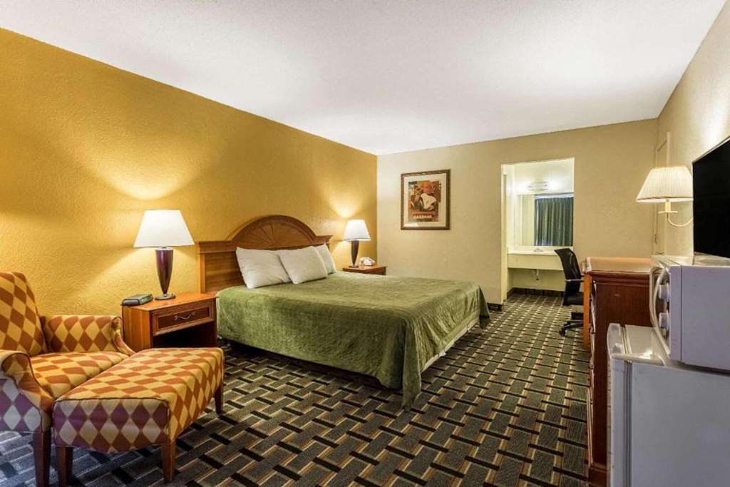 Rodeway Inn Denmark Jackson - photo 17