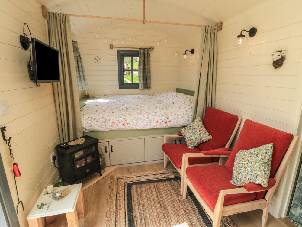 Sheep Cote Shepherds Hut — Middlesbrough — photo 3