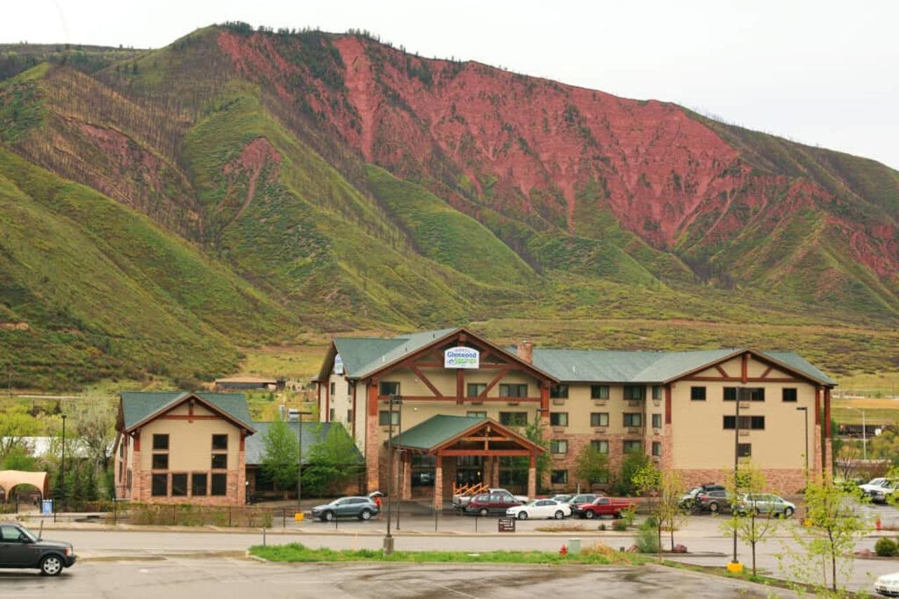 Hotel Glenwood Springs - photo 2