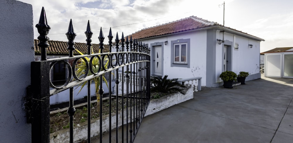 Sunset Pool House T2 21794054 — Feteira