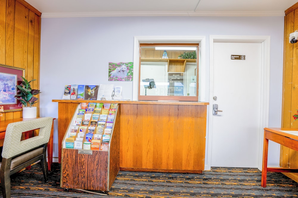 Relax Inn By OYO Natural Bridge I 81 - photo 3