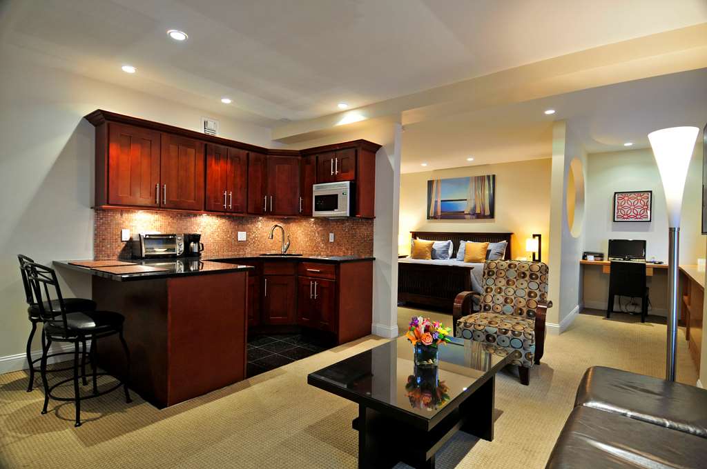 The Lombardy Hotel - photo 36