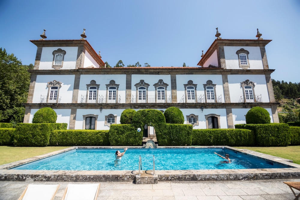 Casa das Torres — 4-Star Luxury Hotel in Ponte De Lima, Portugal