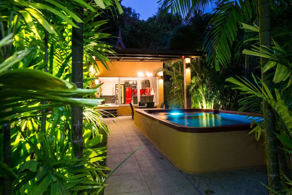 Red Sunset Private Pool Villa Hotel Managed in Ko Chang Tai, Thailand