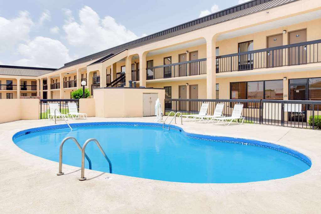 Days Inn by Wyndham Greenville MS - photo 14
