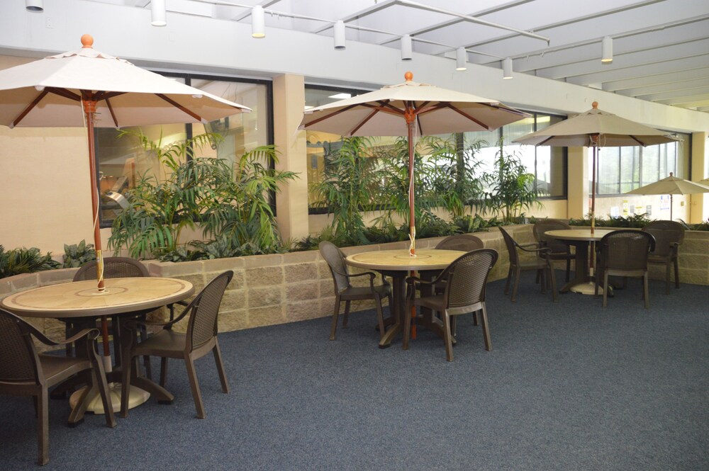 Red Lion Hotel St Joseph - photo 35