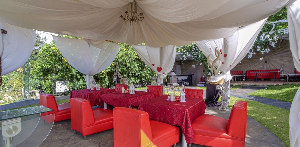 ZEN Rooms Titus Poison Garden in Alfonso, Philippines