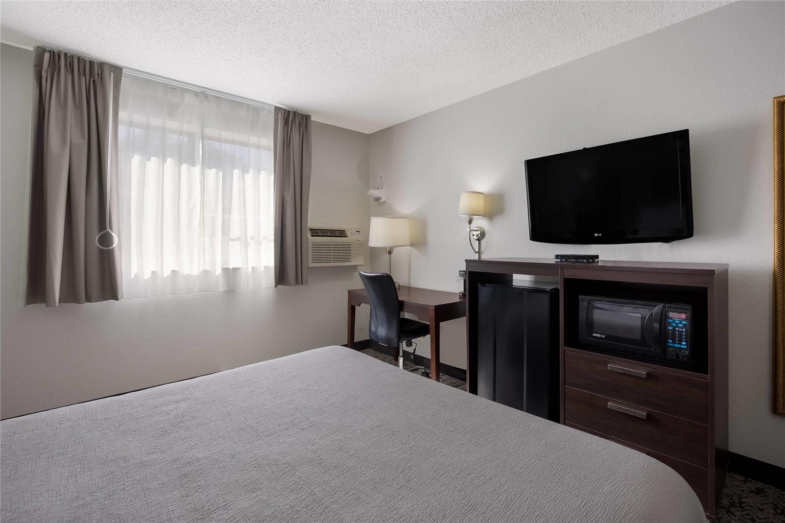 Quality Inn Hall of Fame - photo 12