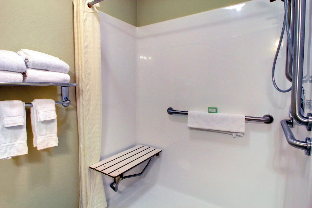Cobblestone Inn & Suites Carrington - photo 35