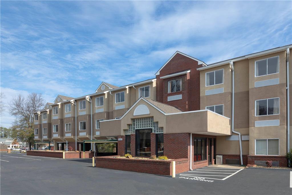 Microtel Inn by Wyndham Cornelius Lake Norman — hotel in Cornelius
