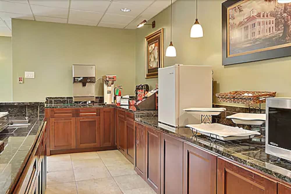 Carmel Inn & Suites - photo 29