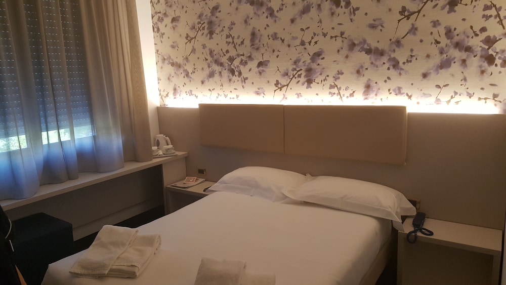 Hotel Augustus — Fano — photo 4