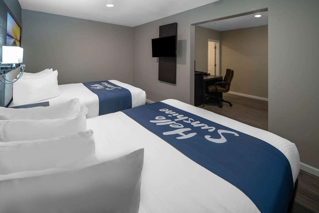 Days Inn by Wyndham Galt Elk Grove South - photo 11
