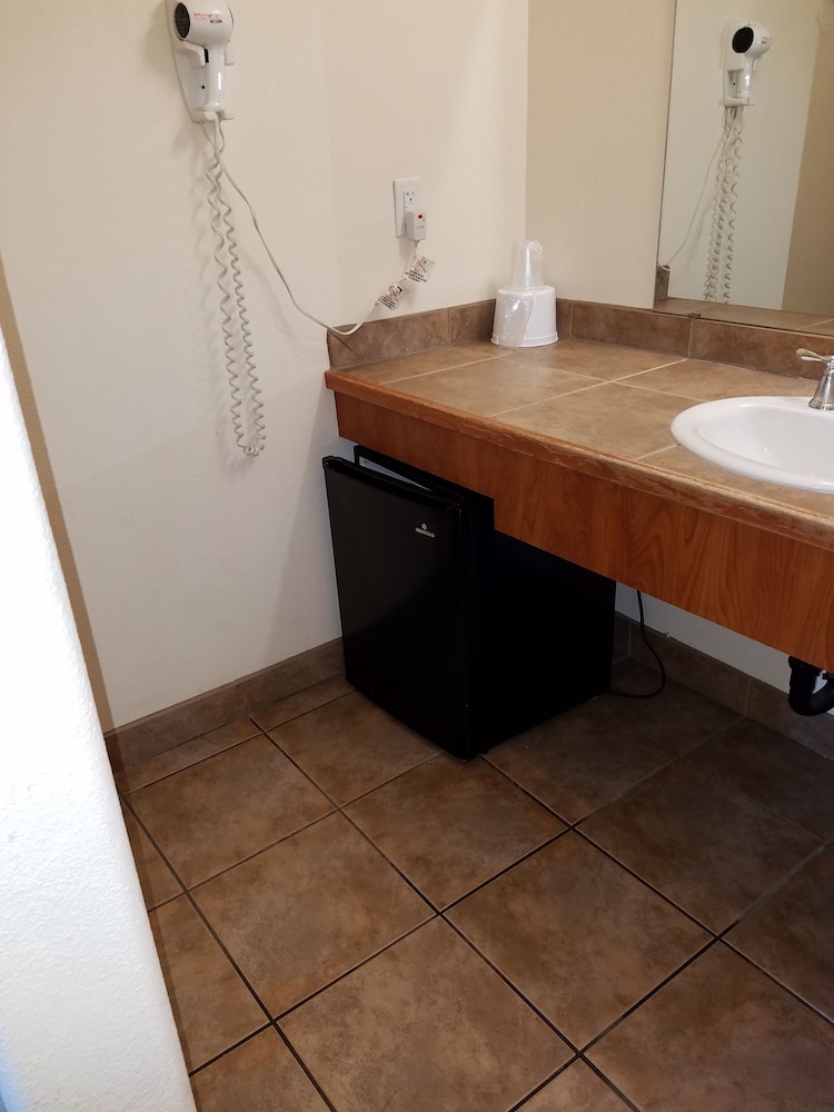 Premier Inns Tolleson - photo 15