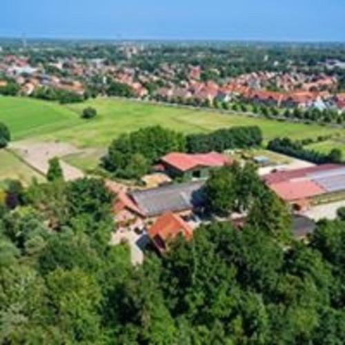 Familienhof Brüning Ferienwohnung Hofblick — 4-Star Luxury Hotel in Meppen, Germany