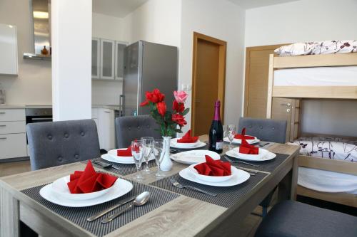Charming San Simon Beach Apartment JN — 4-Star Luxury Hotel in Izola, Slovenia
