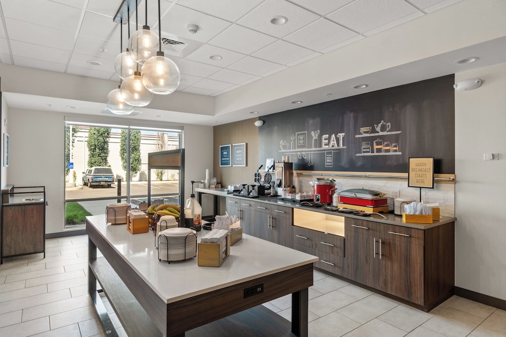 Hampton Inn by Hilton Redmond Bend Airport - photo 27