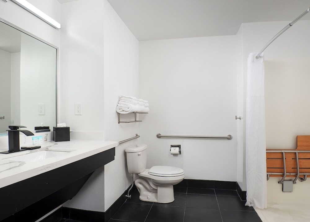 Champions Club and Hotel Houston Westchase - photo 47
