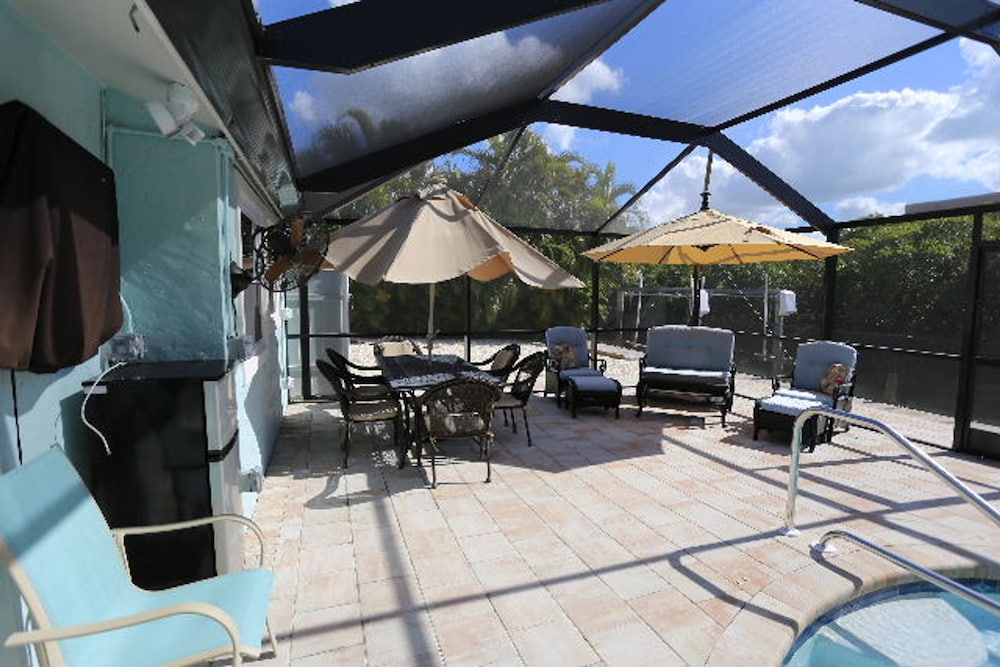 44 Fairview Blvd in Fort Myers Beach, United States