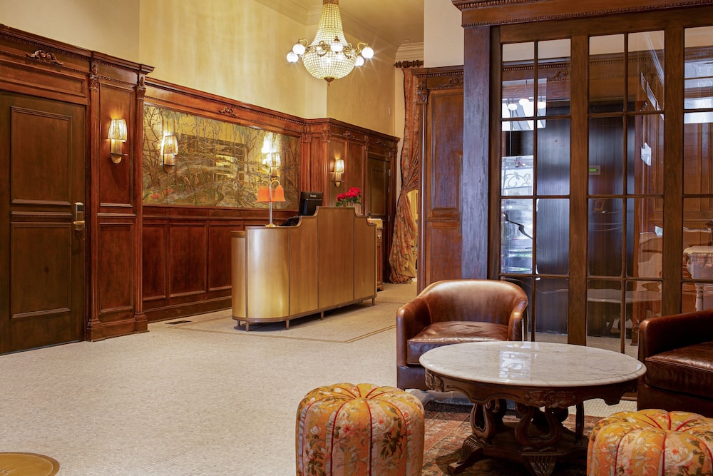 Hotel Cleo Knoxville Downtown a Tribute Portfolio Hotel - photo 2