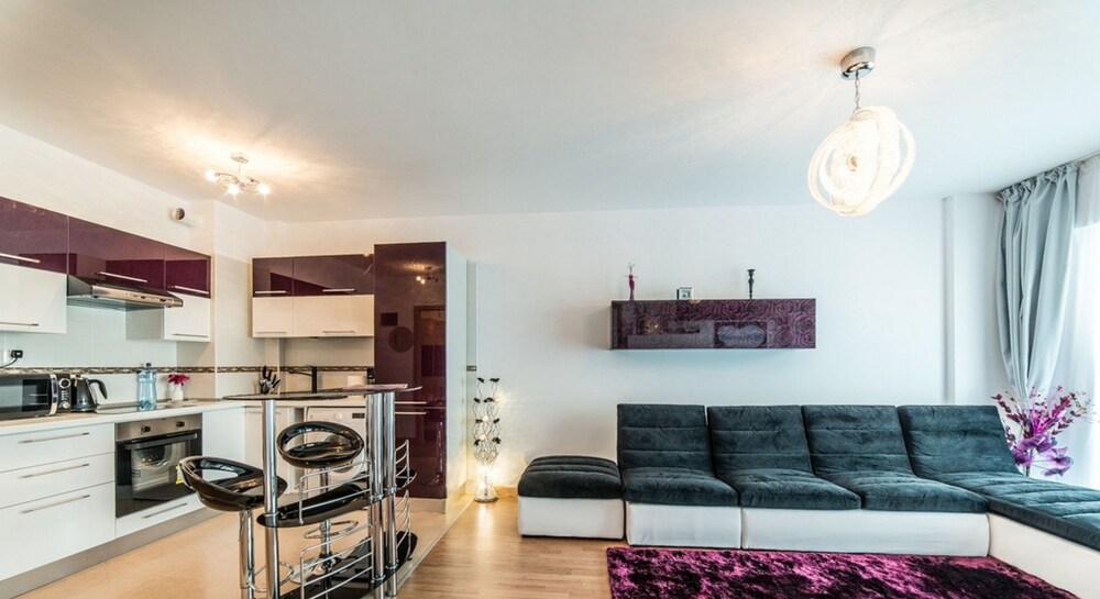 Red Hotel Accommodation - carbon neutral hotel in Cluj-Napoca
