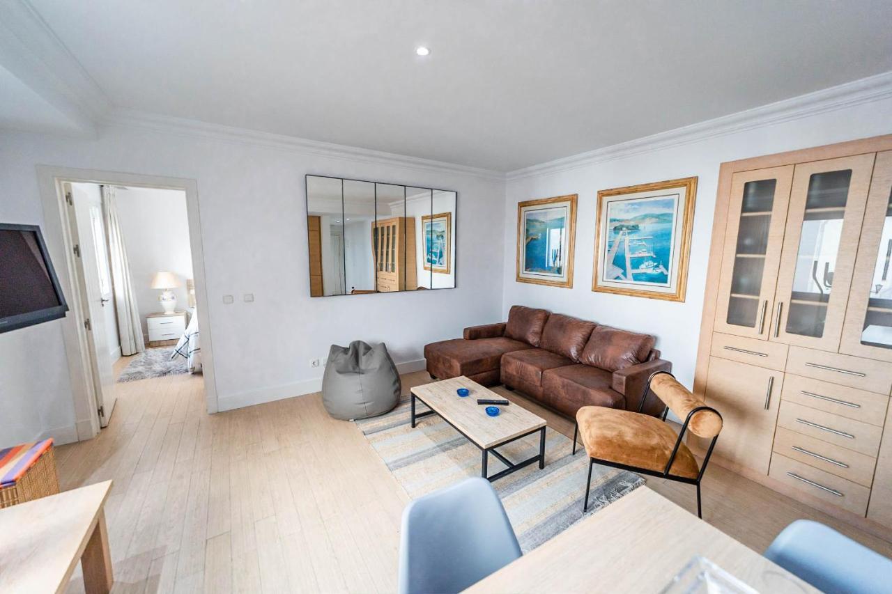 2bdr New Bright Apartment in Puerto Banus — 4-Star Luxury Hotel in Marbella, Spain