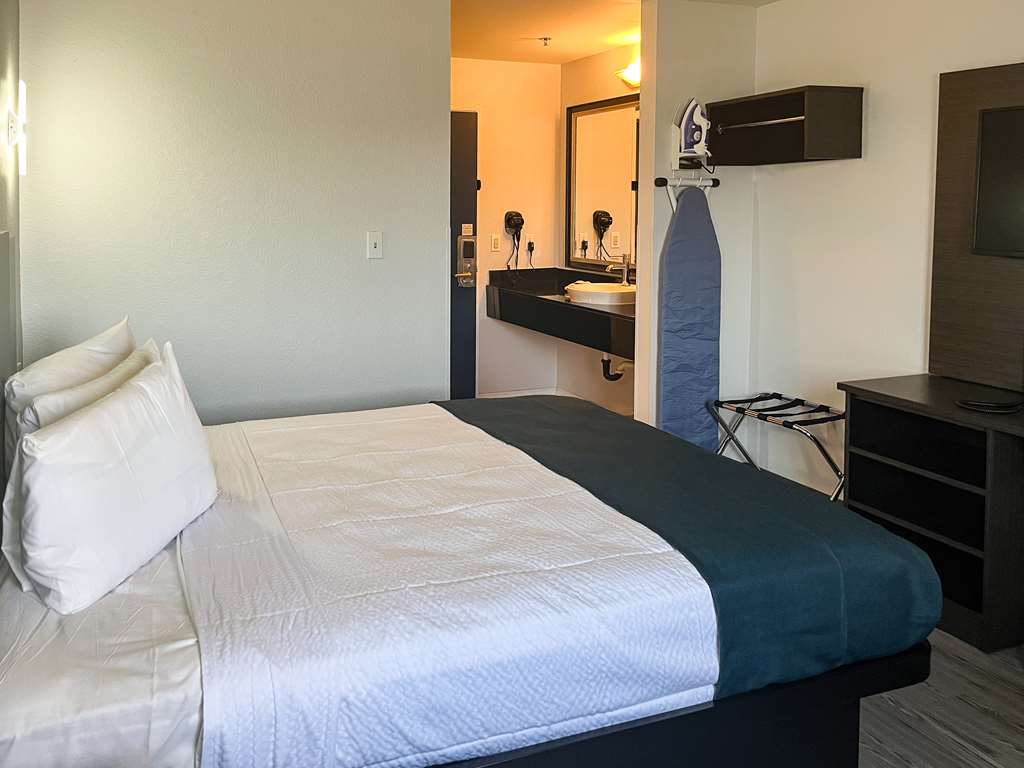 Studio 6 Suites Delano CA - photo 12