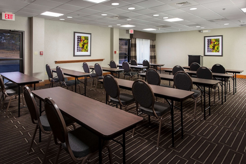 Hampton Inn by Hilton Troy - photo 33