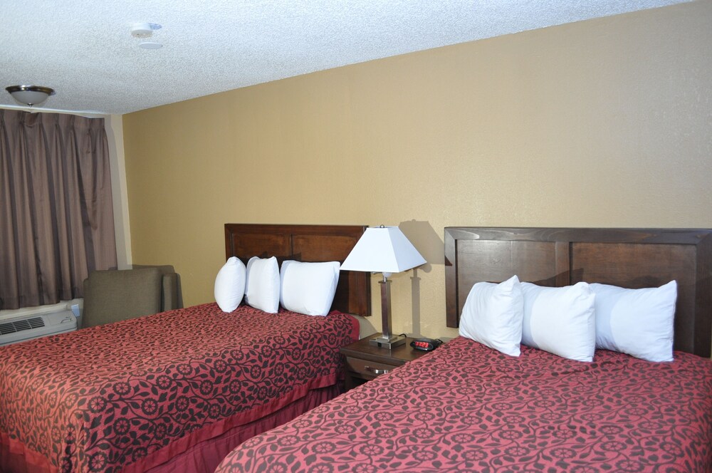 Evergreen Hotel & Suites - photo 17