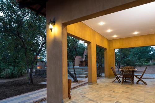 Cottage Lenise — 4-Star Luxury Hotel in Phalaborwa, South Africa