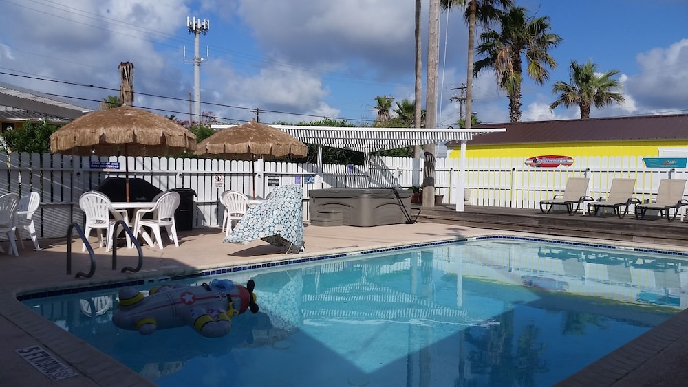 Amelia's Landing Hotel - photo 27