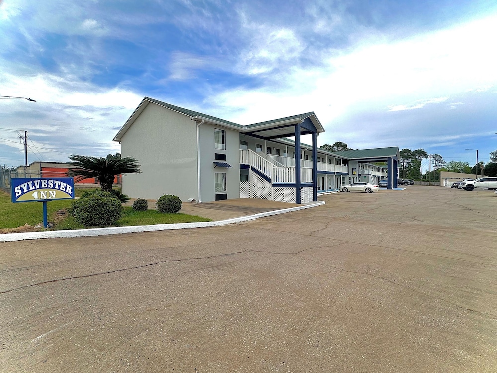 Sylvester Inn - photo 17