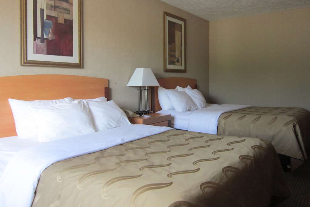 Quality Inn Nashville Bloomington - photo 16
