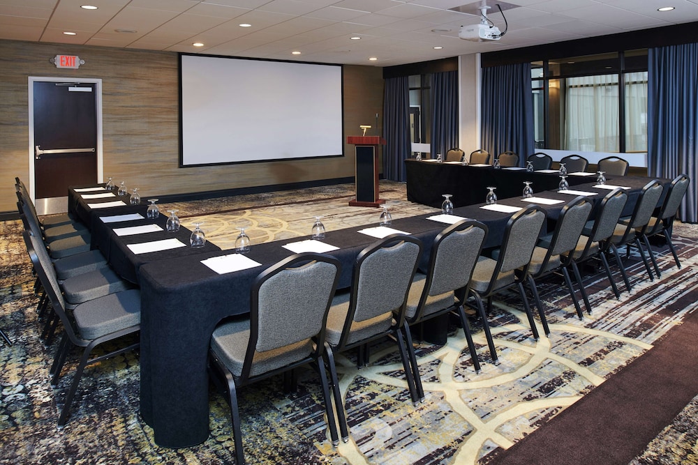 DoubleTree by Hilton Raleigh Crabtree Valley - photo 38