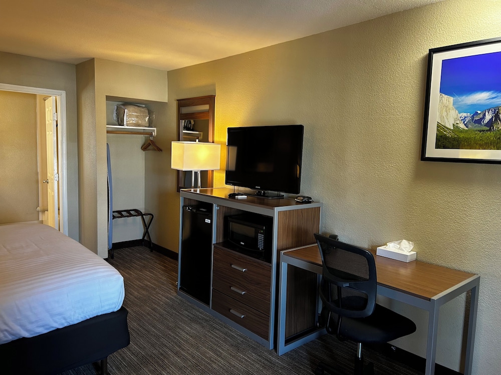 Heritage Inn Yosemite Sonora - photo 24