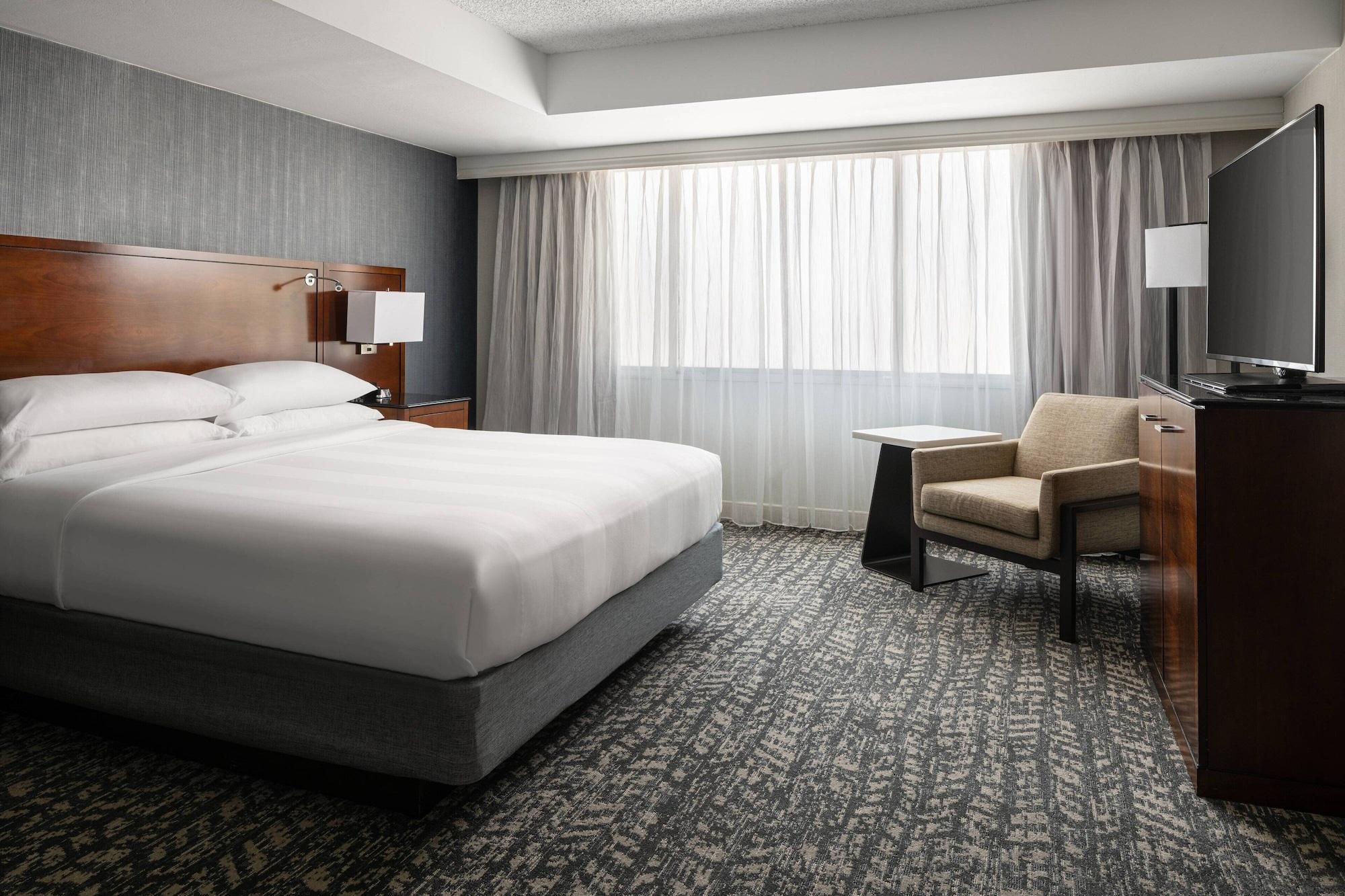 Holiday Inn Select Hotel - photo 9