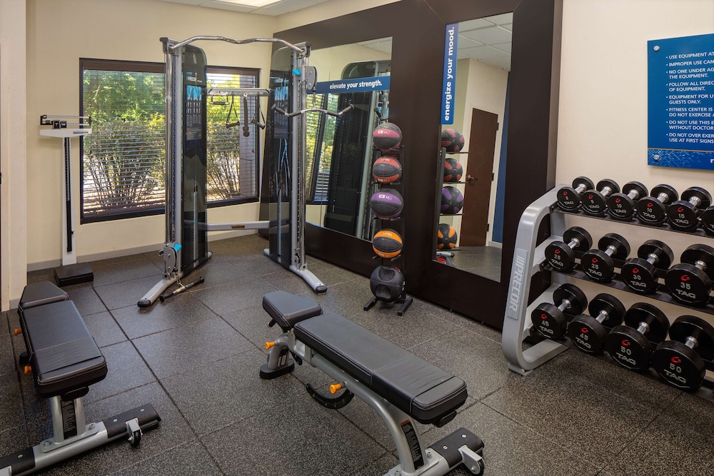 Hampton Inn & Suites Nashville Airport - photo 33