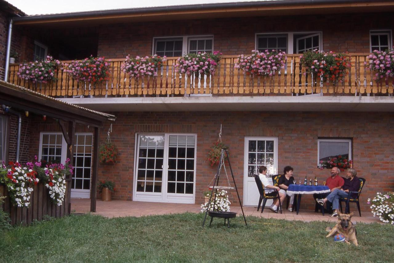 Ferienhof Meyer Landhotel — hotel in Petershagen