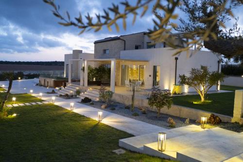 Shalamu Luxury Apartments — 4-Star Luxury Hotel in Rosolini, Italy