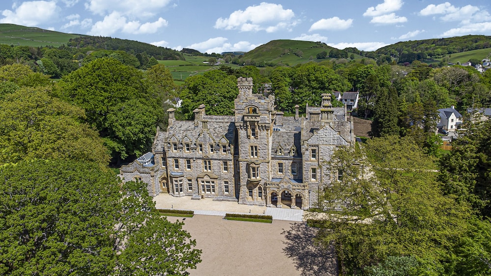 The Arthur Suite Stone Cross Mansion — 4-Star Luxury Hotel in Ulverston, United Kingdom