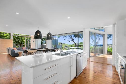 Stunning Seaviews Sunshine Beach — Sunshine Beach — photo 5