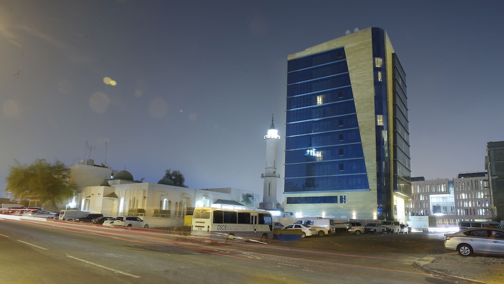 The Castle Premium Hotel — Doha — photo 4