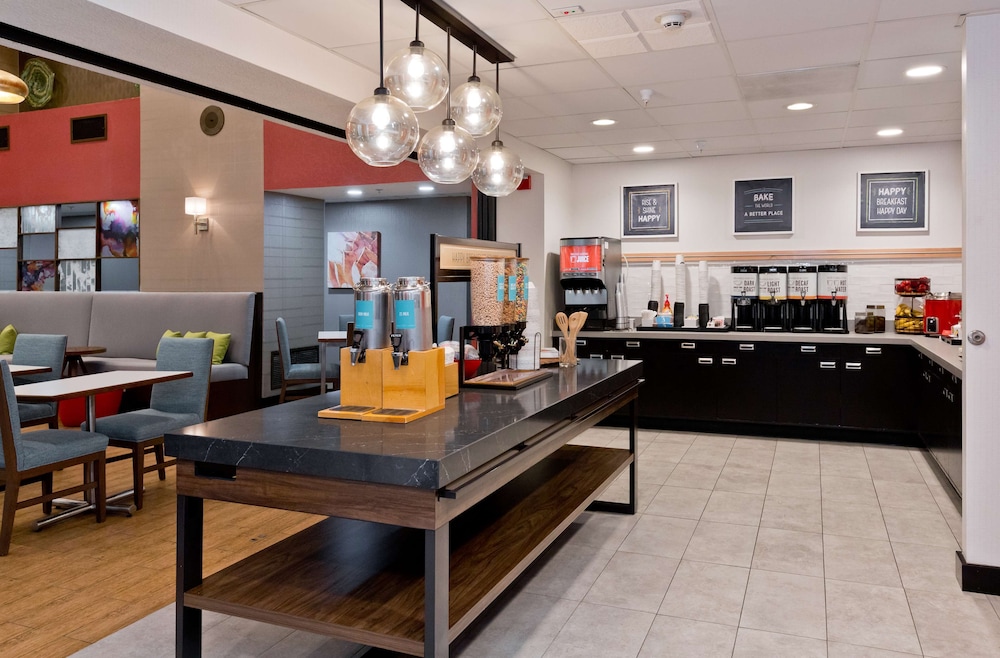 Hampton Inn & Suites Palm Desert - photo 51