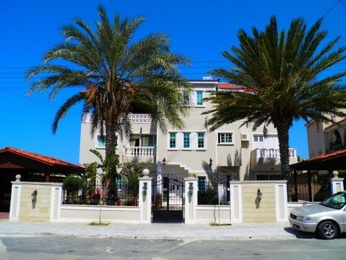 Chloe's Lettings - last minute hotel in Paphos