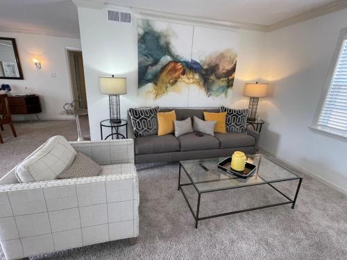 The Terrace Room @ Galleria — 4-Star Luxury Hotel in Houston, United States