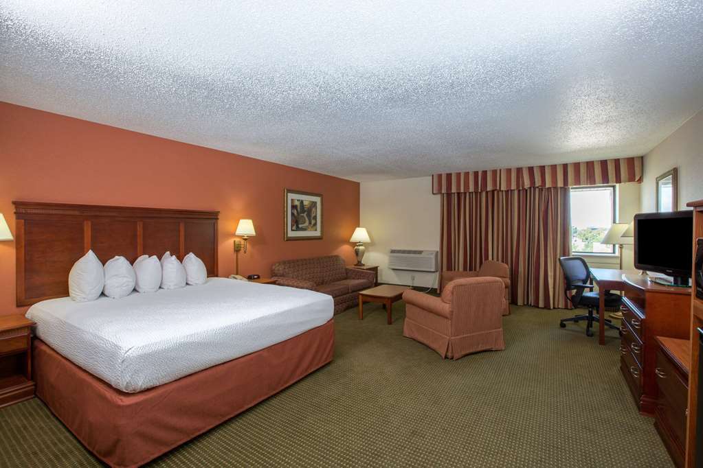 AmericInn by Wyndham Omaha - photo 11