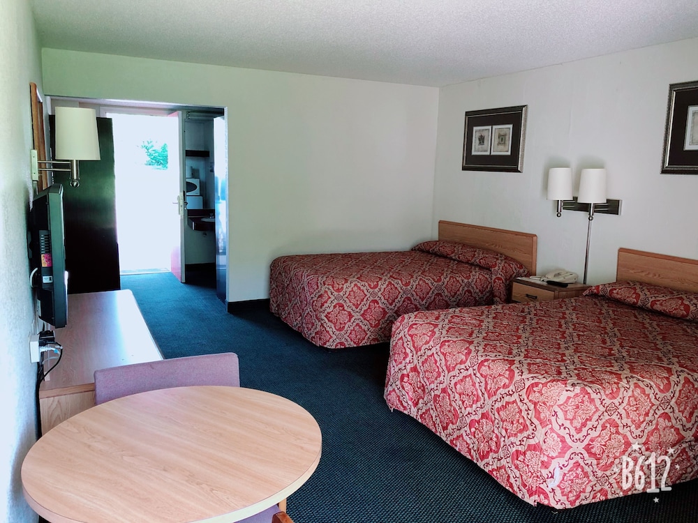 Hometown Inn Virginia - photo 13