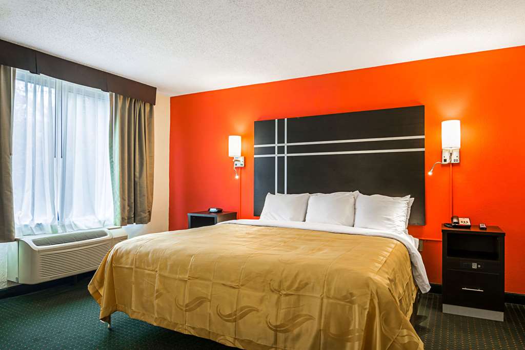 Quality Suites Atlanta Airport East in Forest Park, United States