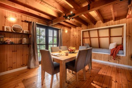 Currawong Freycinet Holiday Houses in Coles Bay, Australia